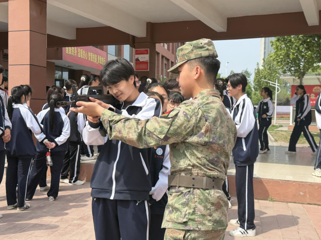 【团员活动】春华章筑国防 职教少年勇担当 ——冀州职教中心团员代表参加“青春华章・国防有我” 主题团日活动(图5) 微信图片_2026-04-27_084700_787.png